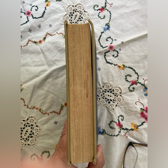 🥳 5/$12 Vintage Classic Book: Great Expectations, by Charles Dickens - Picture 6 of 13